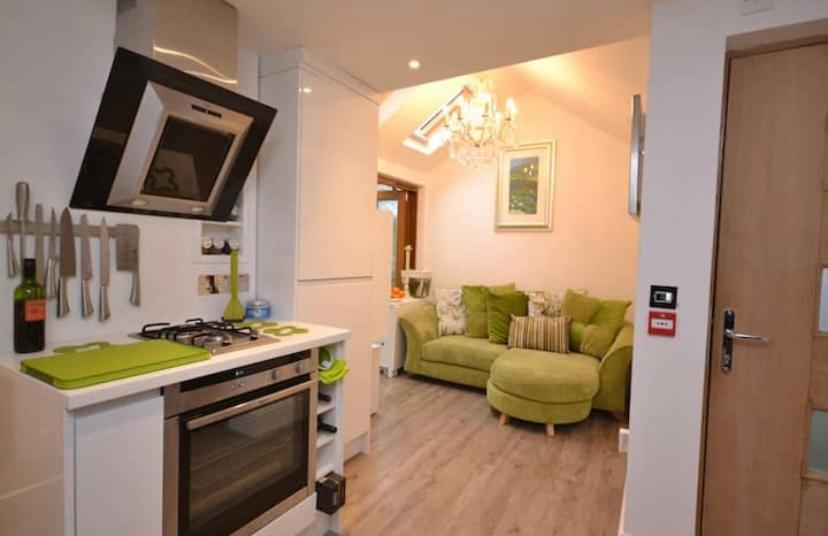 Compact, Central Apartment, Dog Friendly. Кингсбридж Экстерьер фото